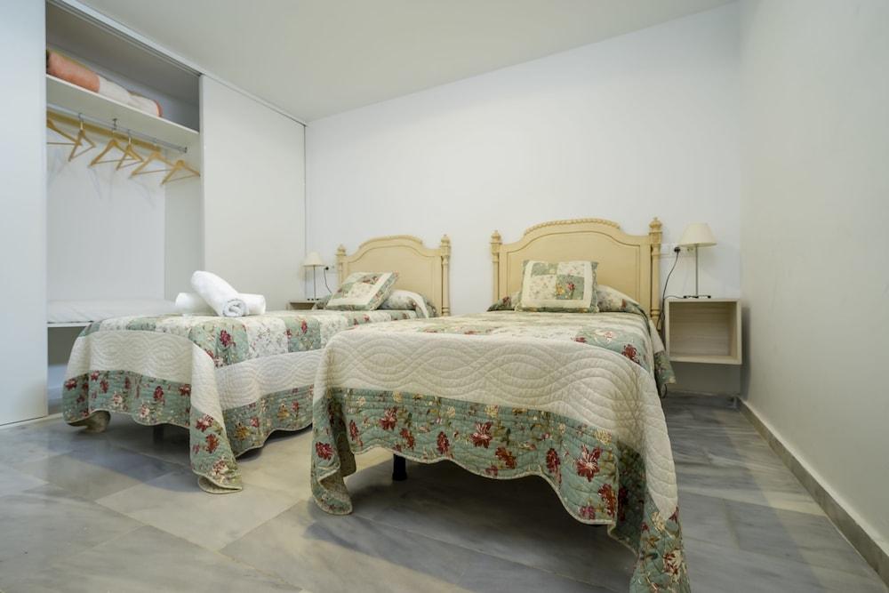 Cabopino House - Room
