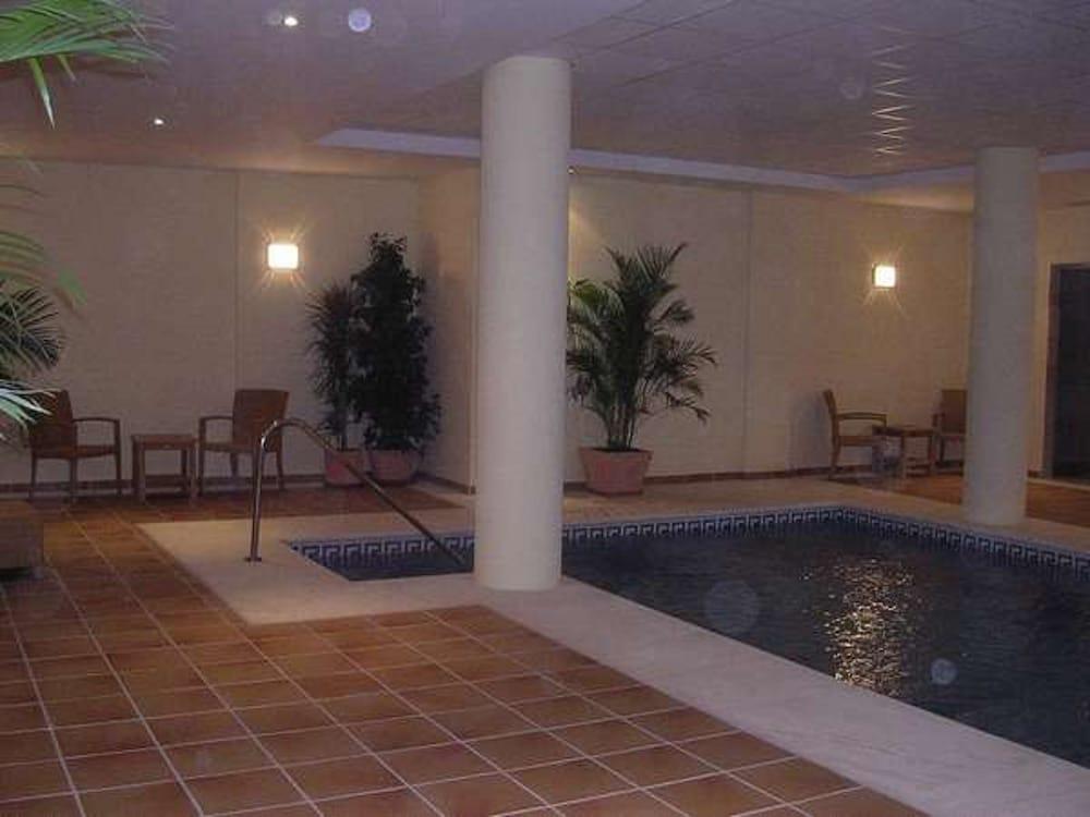 Apartamentos Fuente Aloha - Indoor Pool