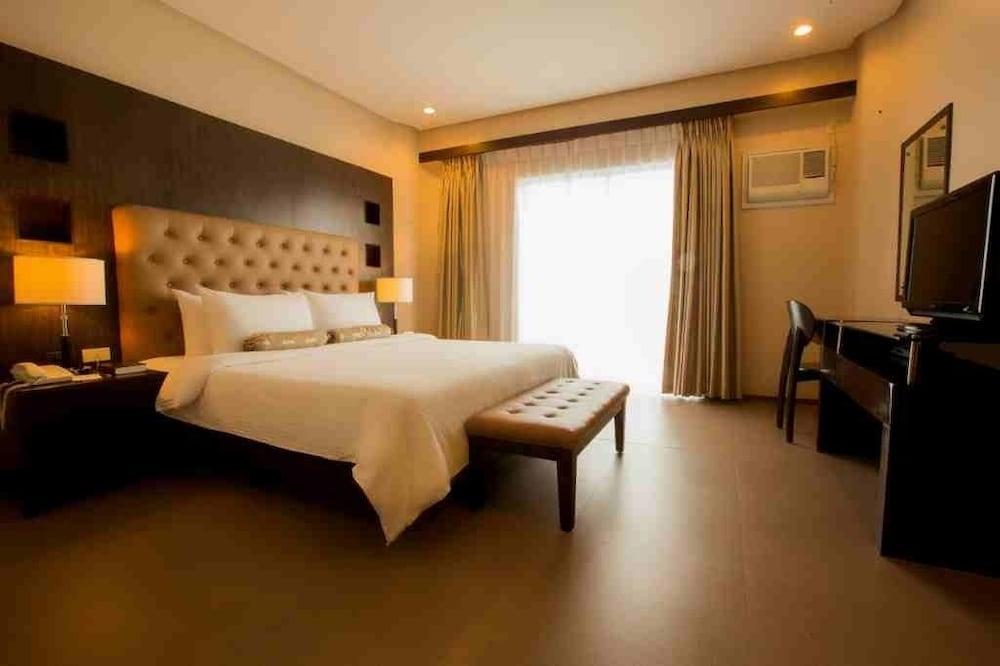 N Hotel - Room