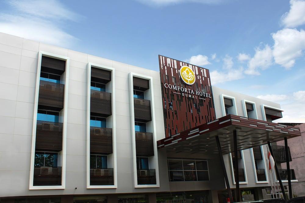 Comforta Hotel Dumai - Featured Image