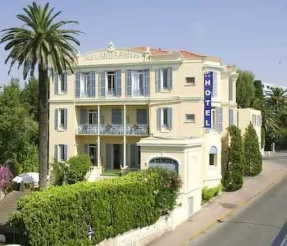 Hôtel Alexandra - Featured Image