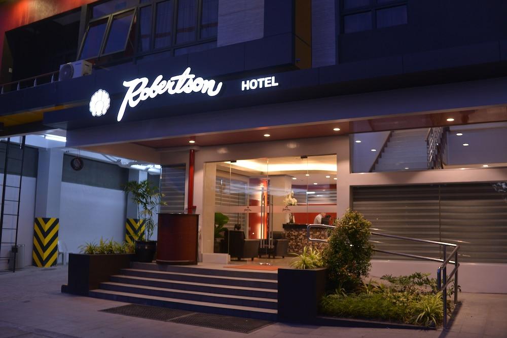 Robertson Hotel - Featured Image
