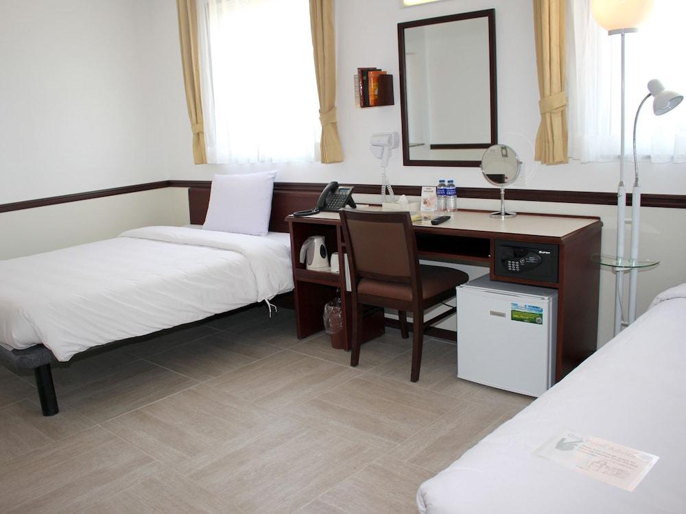 Toyoko Inn Cebu - Room