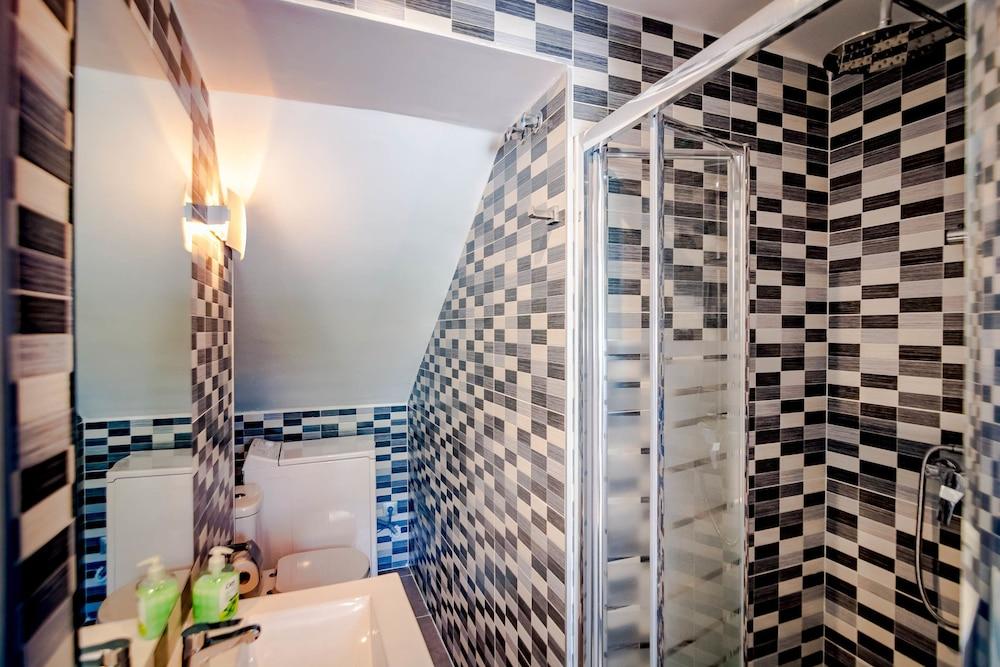 Casa Rehler - Bathroom Shower
