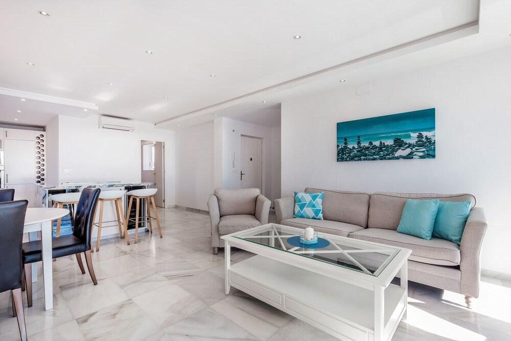 First Line Penthouse in Puerto Banus - Living Area