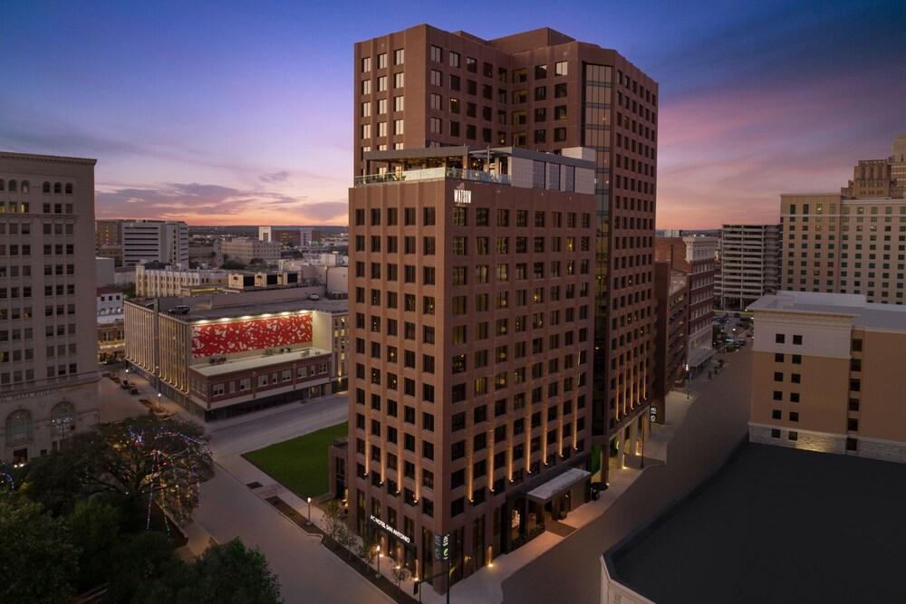 AC Hotel by Marriott San Antonio Riverwalk - Exterior