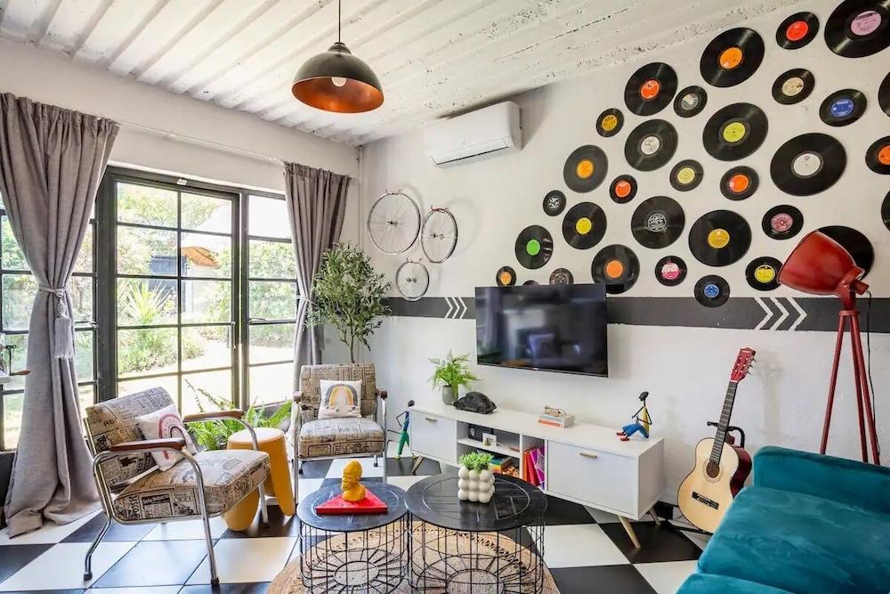 Retro-vintage New Yorker Apartment in Centurion - Featured Image