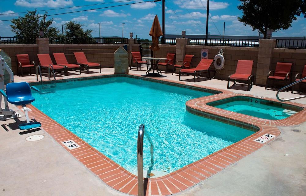Best Western Plus San Antonio East Inn & Suites - Pool