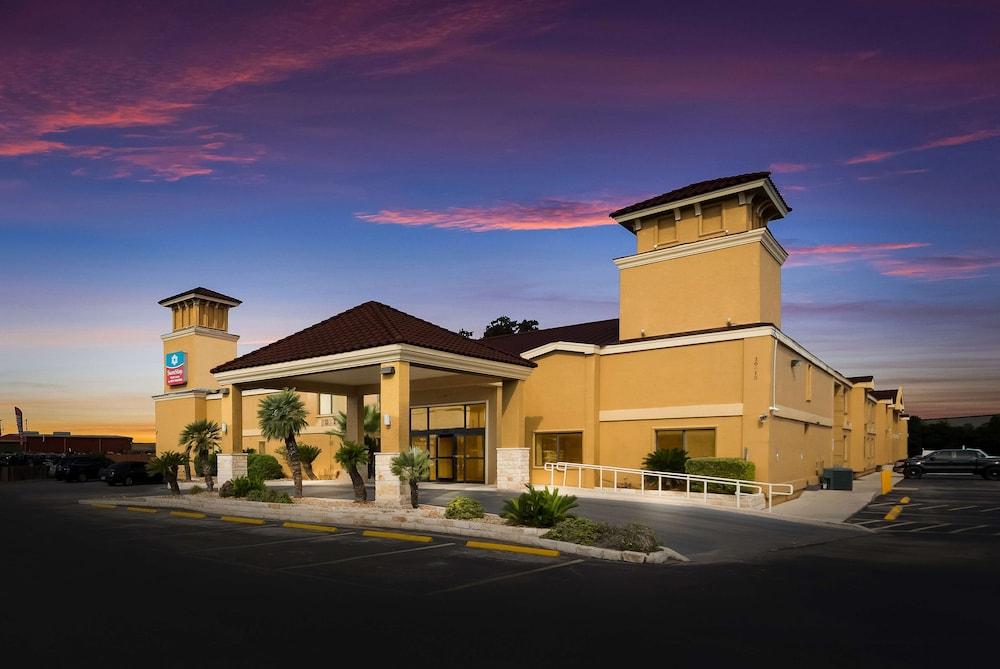 SureStay Plus Hotel by Best Western San Antonio North - Exterior