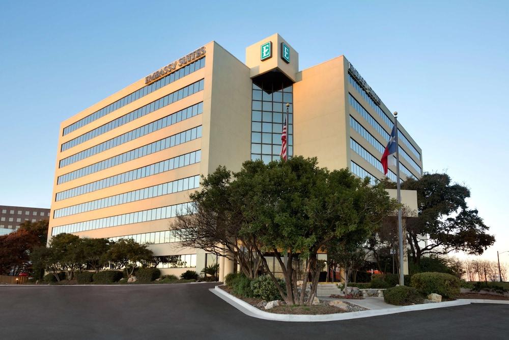 Embassy Suites by Hilton San Antonio Airport - Featured Image