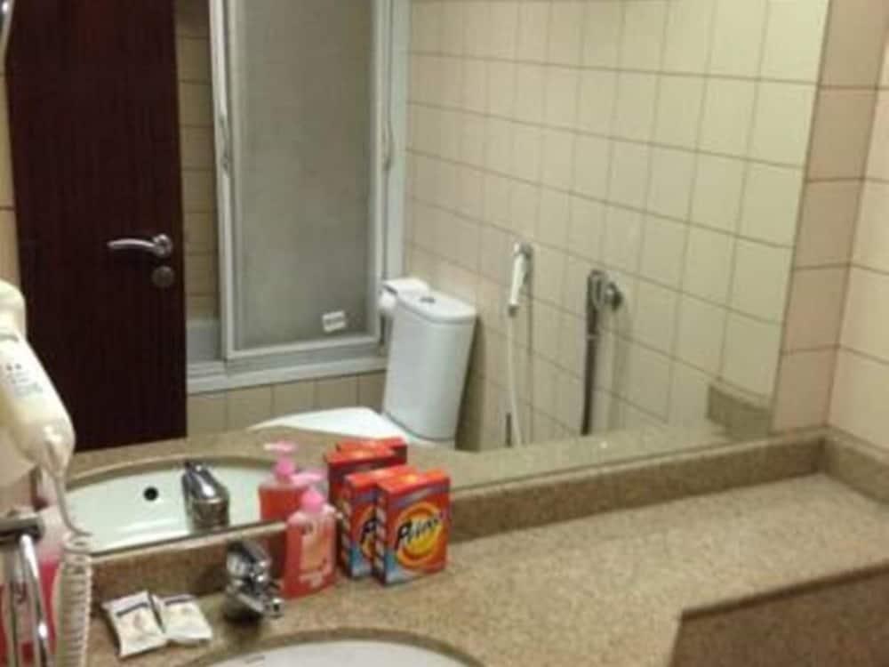 Samar Al Aseel Hotel - Bathroom