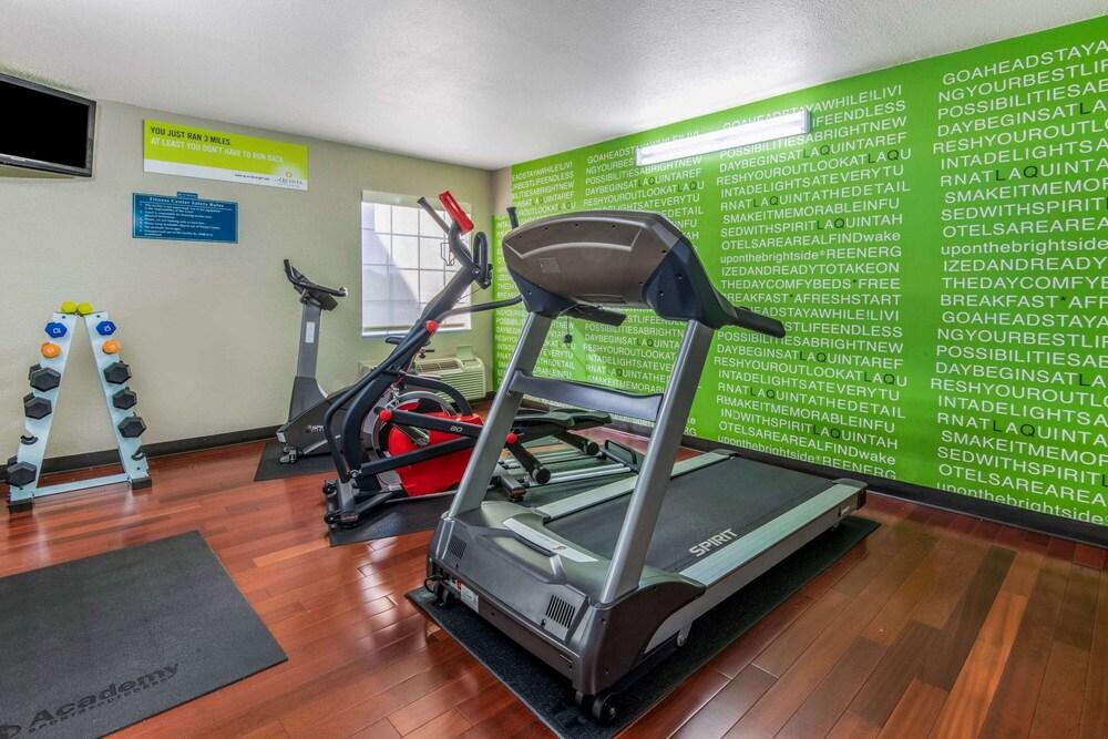 La Quinta Inn by Wyndham San Antonio Brooks City Base - Fitness Facility