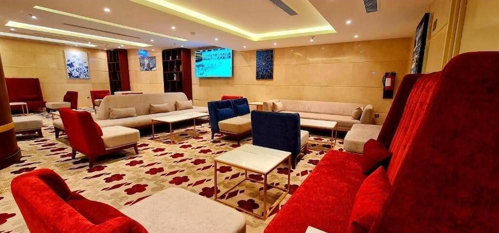 Al Ebaa Hotel - Lobby Sitting Area