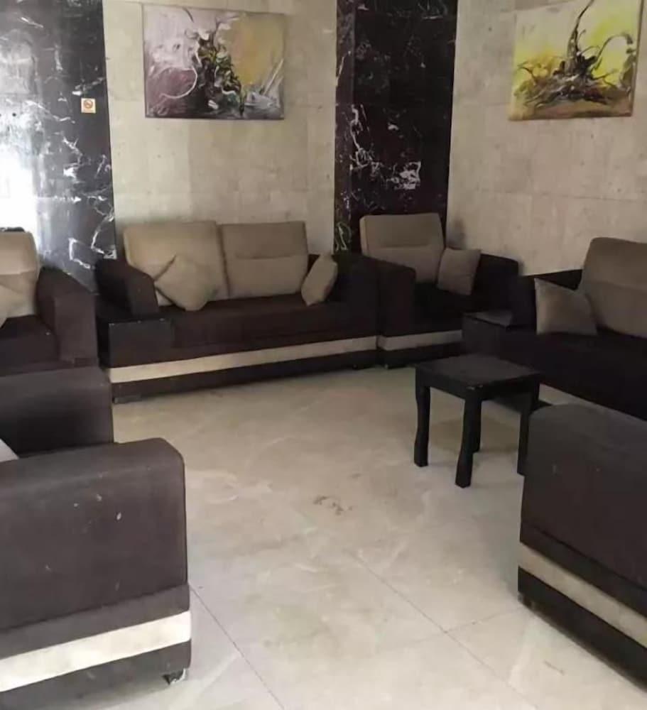 Al Reyadah Karim Hotel - Lobby Sitting Area