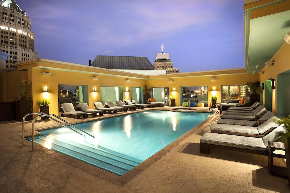 Hotel Contessa - Rooftop Pool