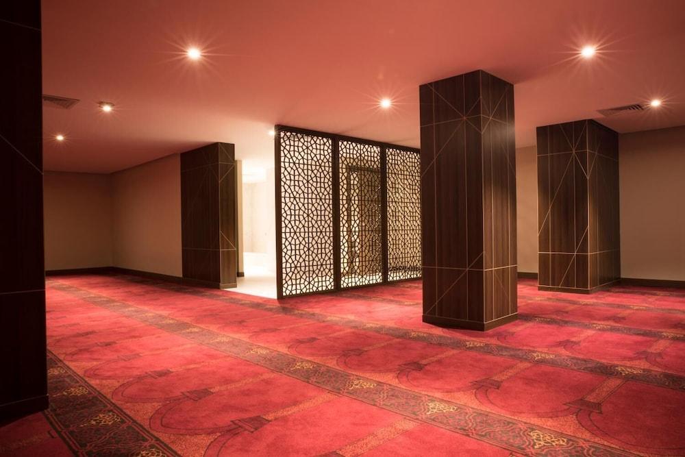Hibatullah Hotel Makkah managed by Accorhotels - Interior