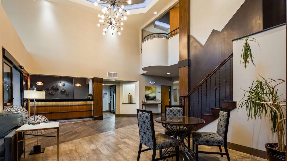 Best Western Plus Hill Country Suites - Lobby