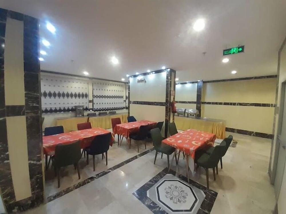 Manart Al Tawhid Hotel - Restaurant