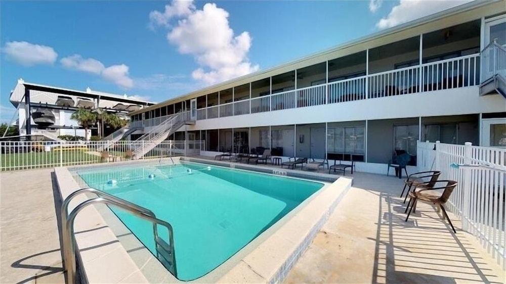 Dwl - 9 - Driftwood Landing 1 Bedroom Condo by Redawning - Pool