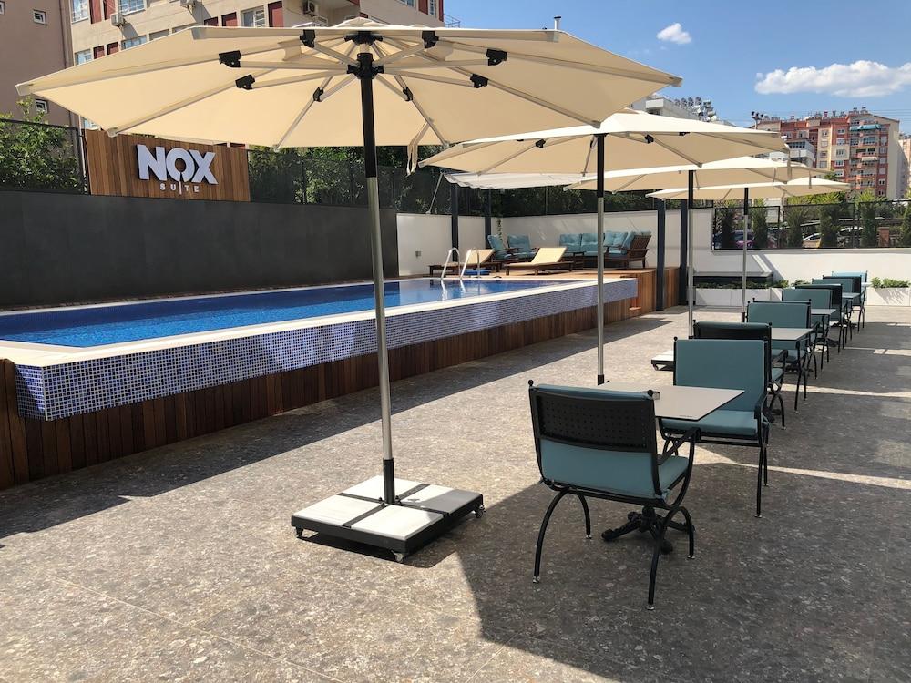 Nox Suite - Outdoor Pool