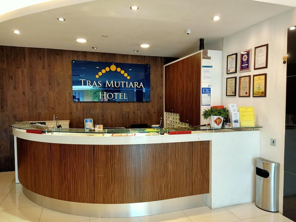 Tras Mutiara Hotel - Reception