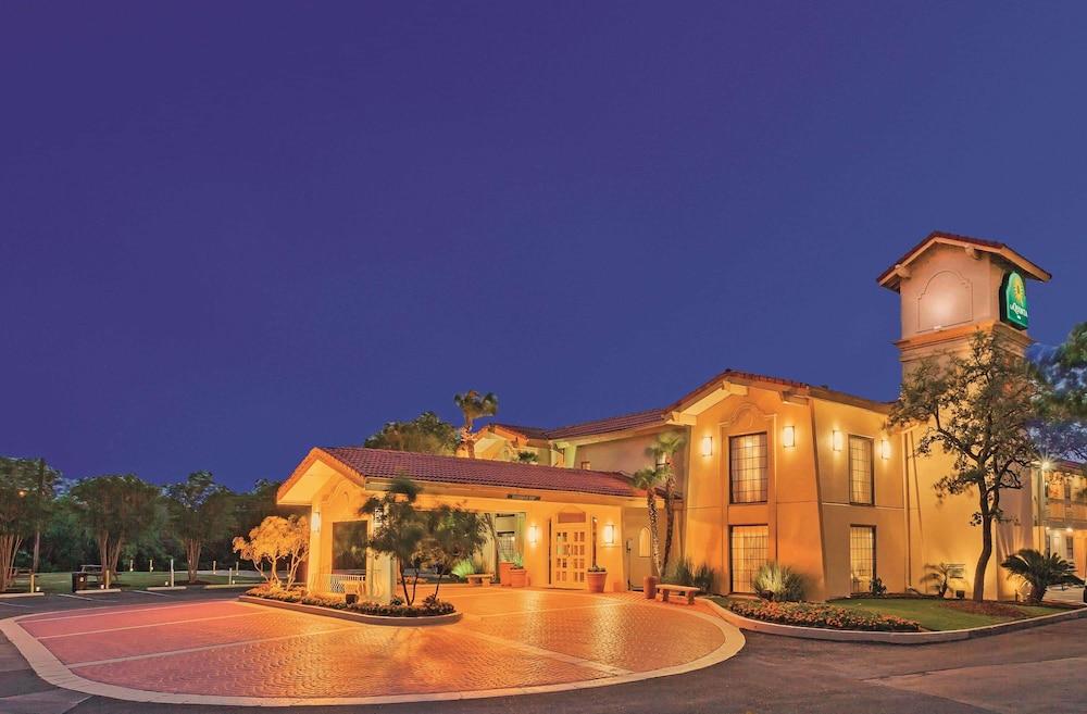 La Quinta Inn by Wyndham San Antonio Lackland - Exterior