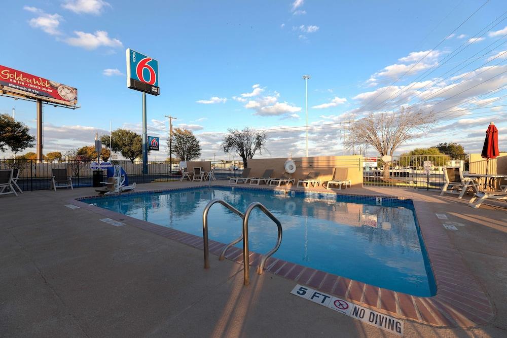 Motel 6 San Antonio, TX - West SeaWorld - Outdoor Pool