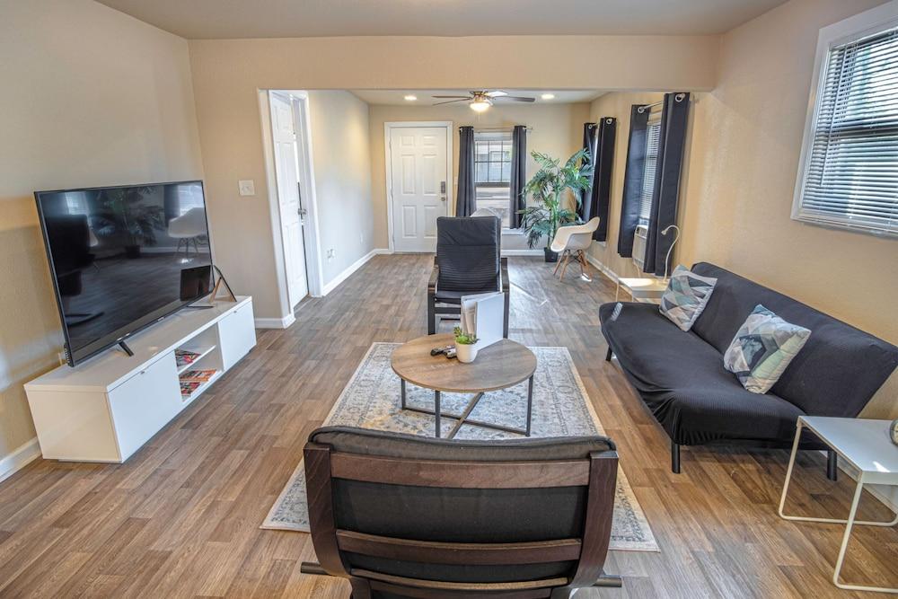 Nice 3br/2ba Near Downtown 2 min At&t Center - Featured Image