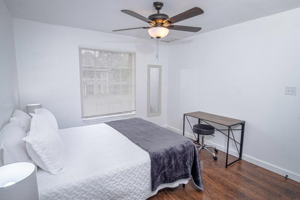 Explore Pearl 2br/2ba Near DT and Riverwalk - Room