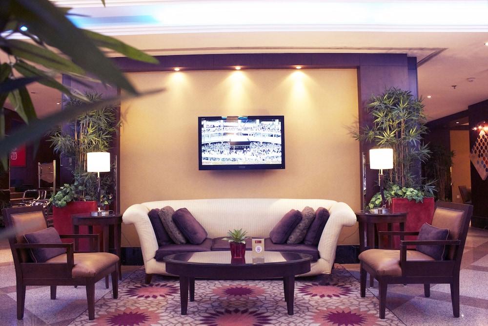 Al Jaad Mahbas Hotel - Lobby Sitting Area