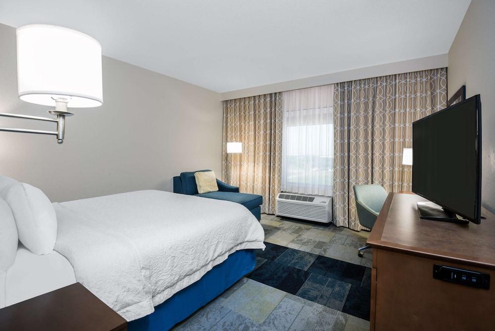 Hampton Inn & Suites San Antonio Brooks City Base - Room