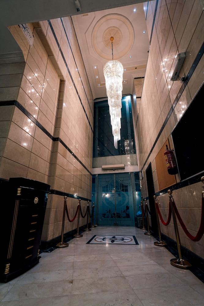 Qasr Ajyad Alsad Hotel - Interior Entrance