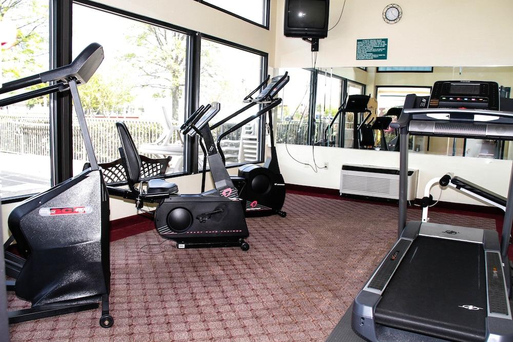 Quality Inn & Suites Olde Town - Fitness Facility
