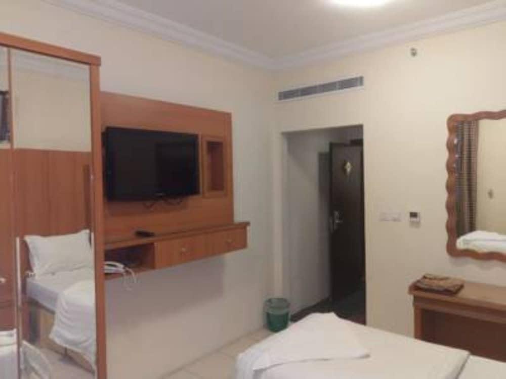 Aayan Al Shisha Hotel - Room