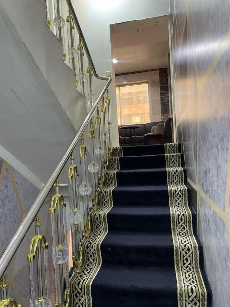 Manart Al Tawhid Hotel - Staircase