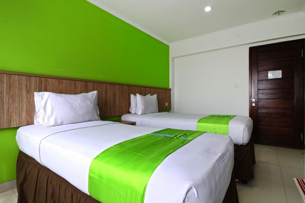 Hotel Bumi Makmur Indah - Room