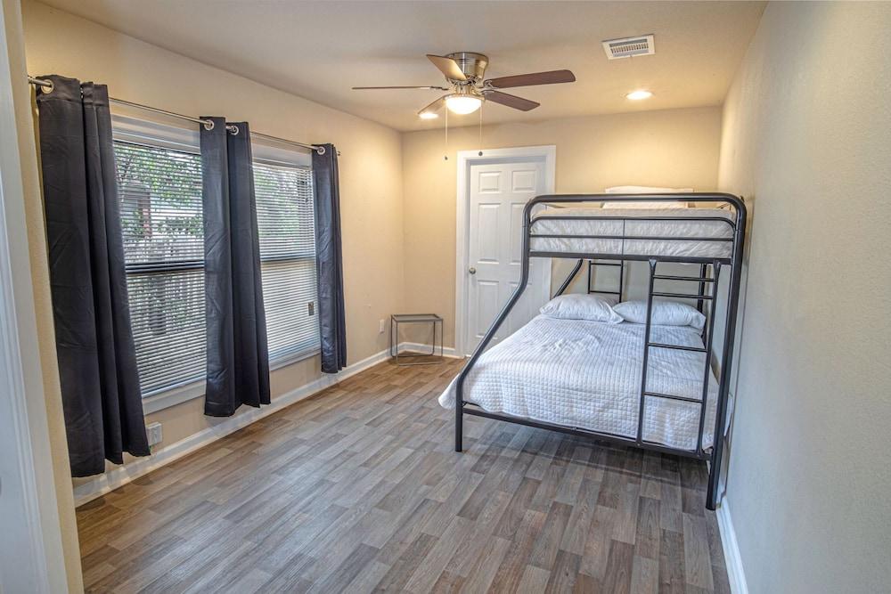 Nice 3br/2ba Near Downtown 2 min At&t Center - Room