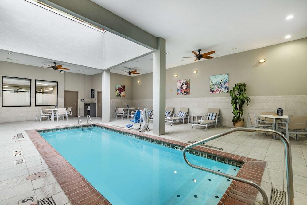 Best Western Premier Historic Travelers Hotel Alamo Riverwalk - Indoor Pool