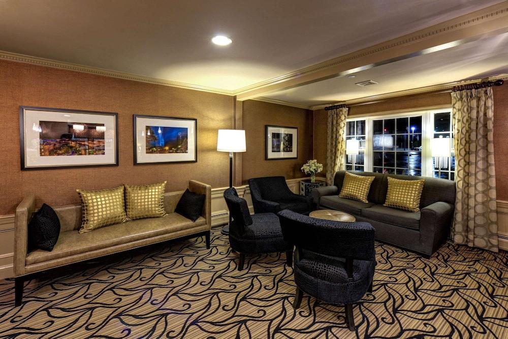 Port Inn and Suites Portsmouth, Ascend Hotel Collection - Lobby