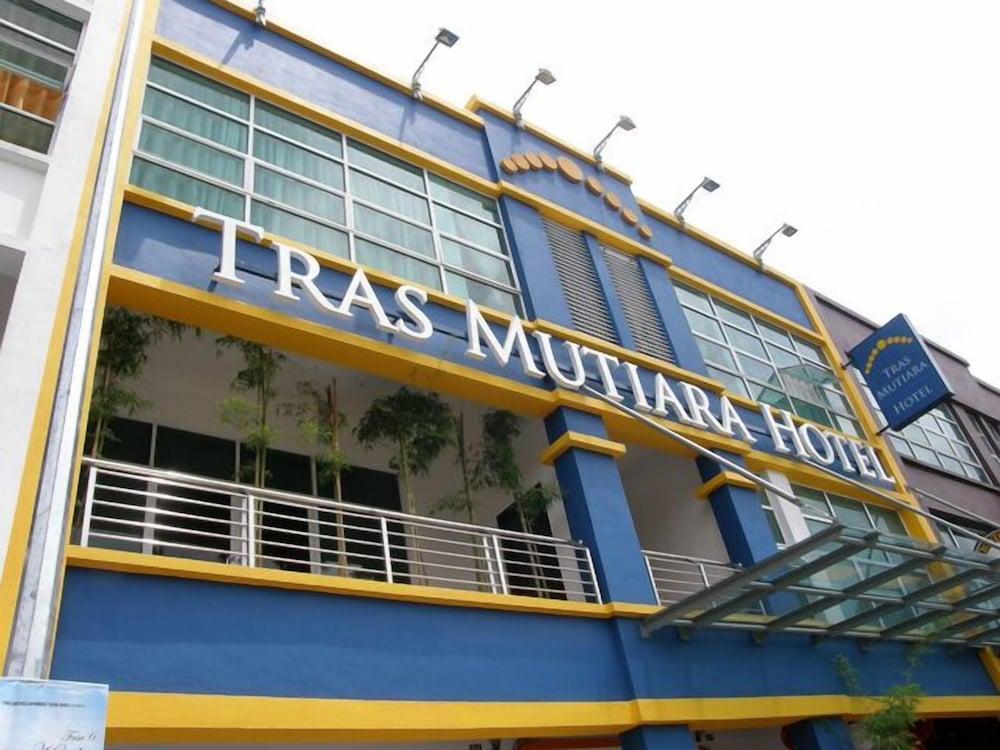 Tras Mutiara Hotel - Featured Image