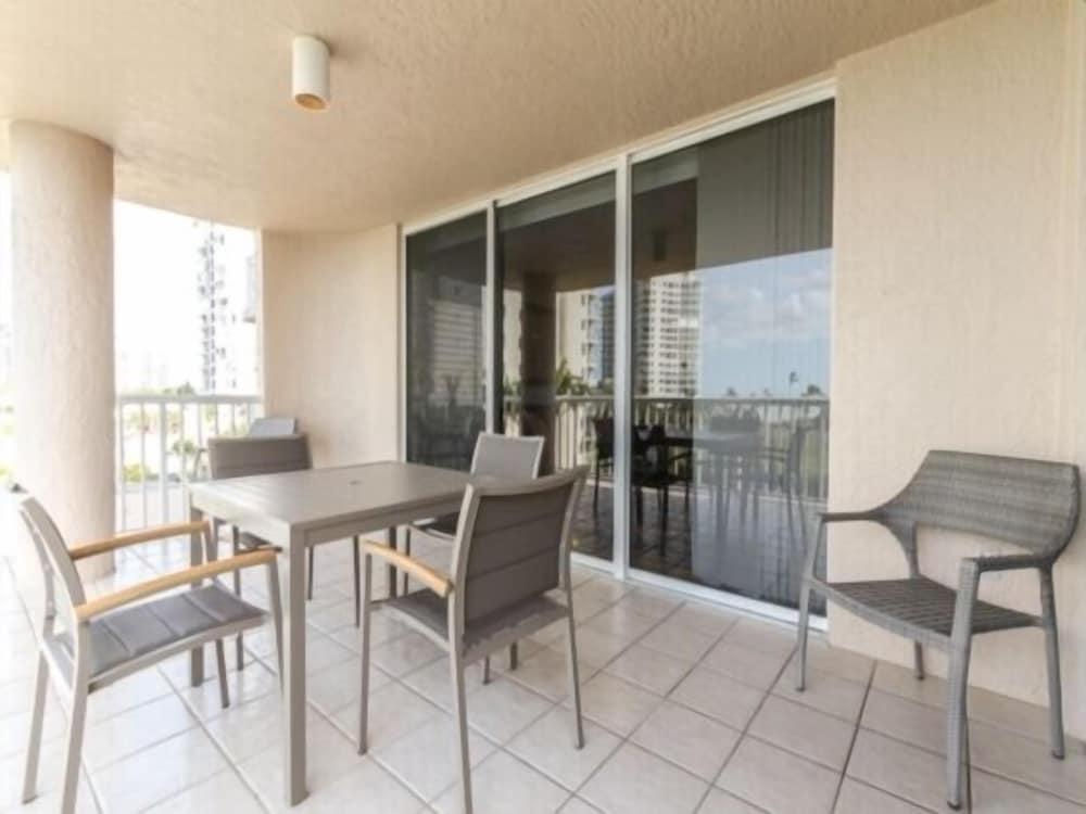 Beautifully Furnished Gulf-Front Condo Just a Walk to the beach by RedAwning - Balcony