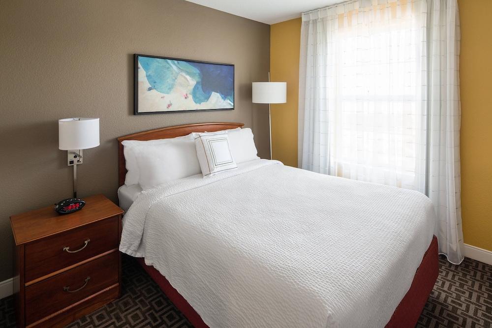 TownePlace Suites Los Angeles LAX/Manhattan Beach - Room