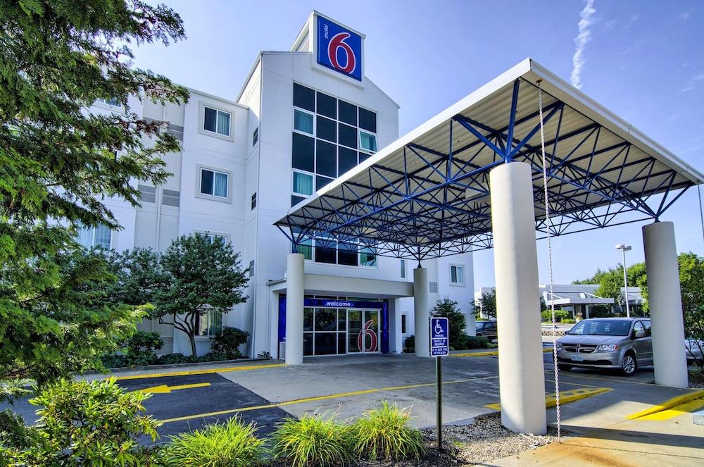 Motel 6 Portsmouth, NH - Featured Image