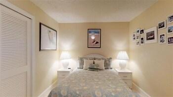 Dwl - 1 - Driftwood Landing 1 Bedroom Condo by Redawning - Room
