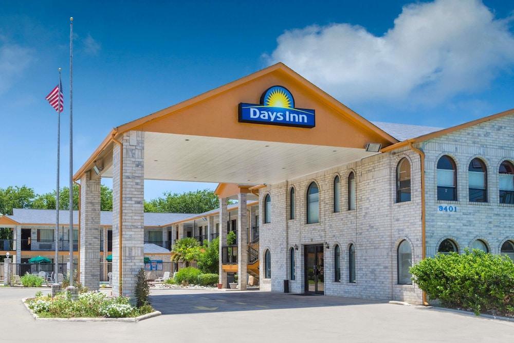 Days Inn by Wyndham San Antonio - Featured Image