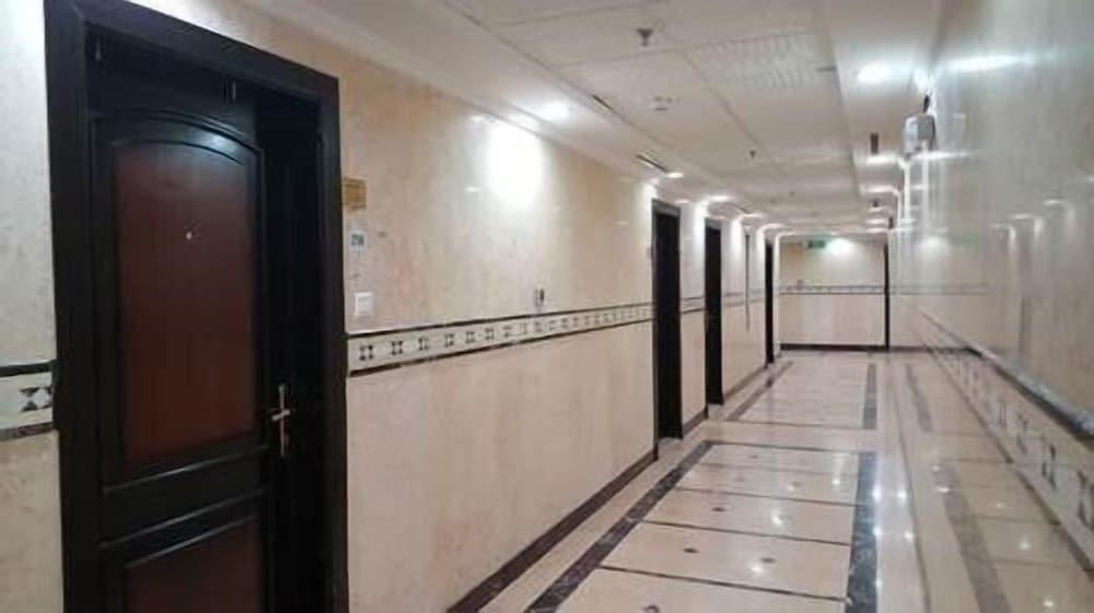Ibrahem Al Omaier Hotel - Hallway