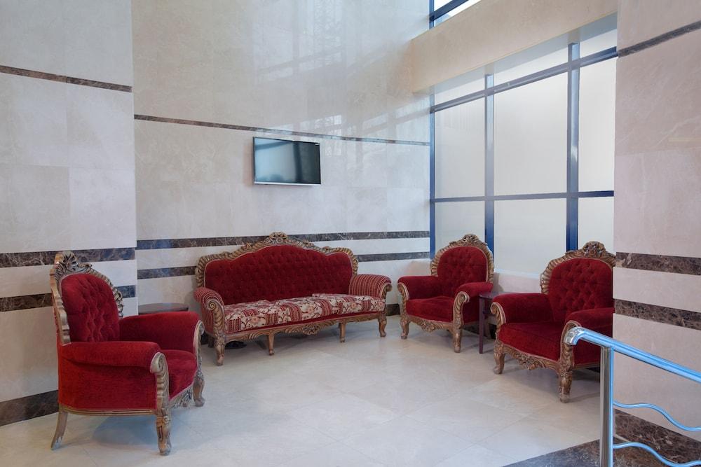 Nawazi Al Fath Hotel - Lobby Sitting Area
