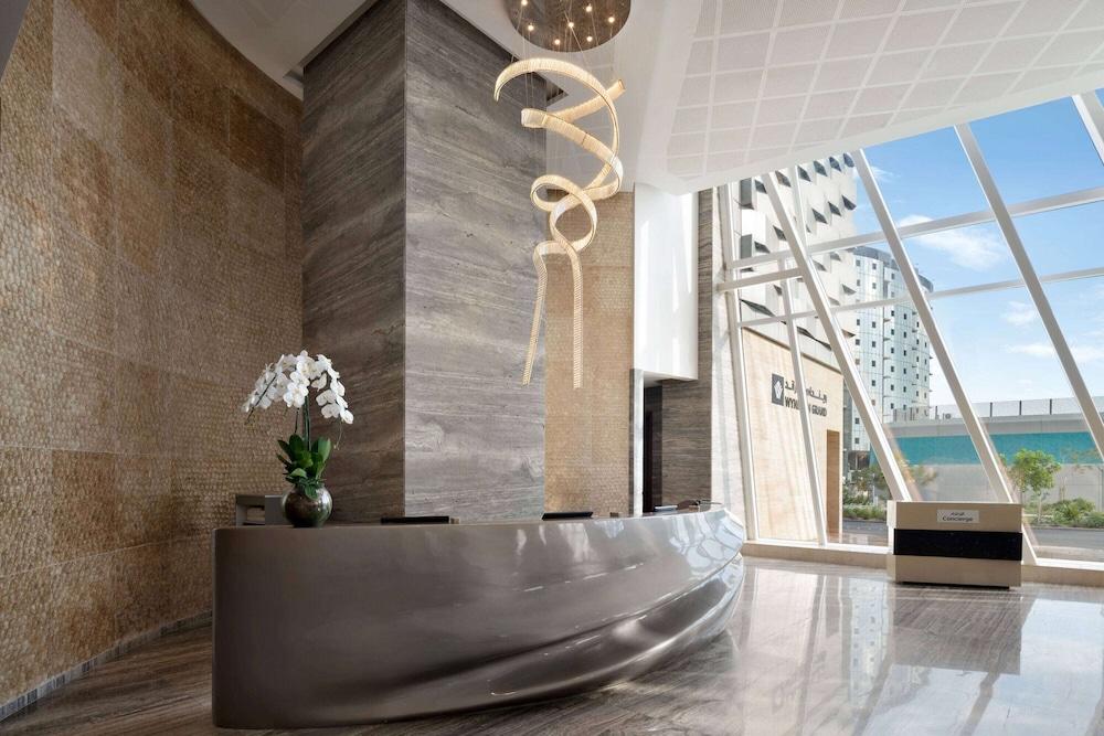 Wyndham Grand Manama - Lobby
