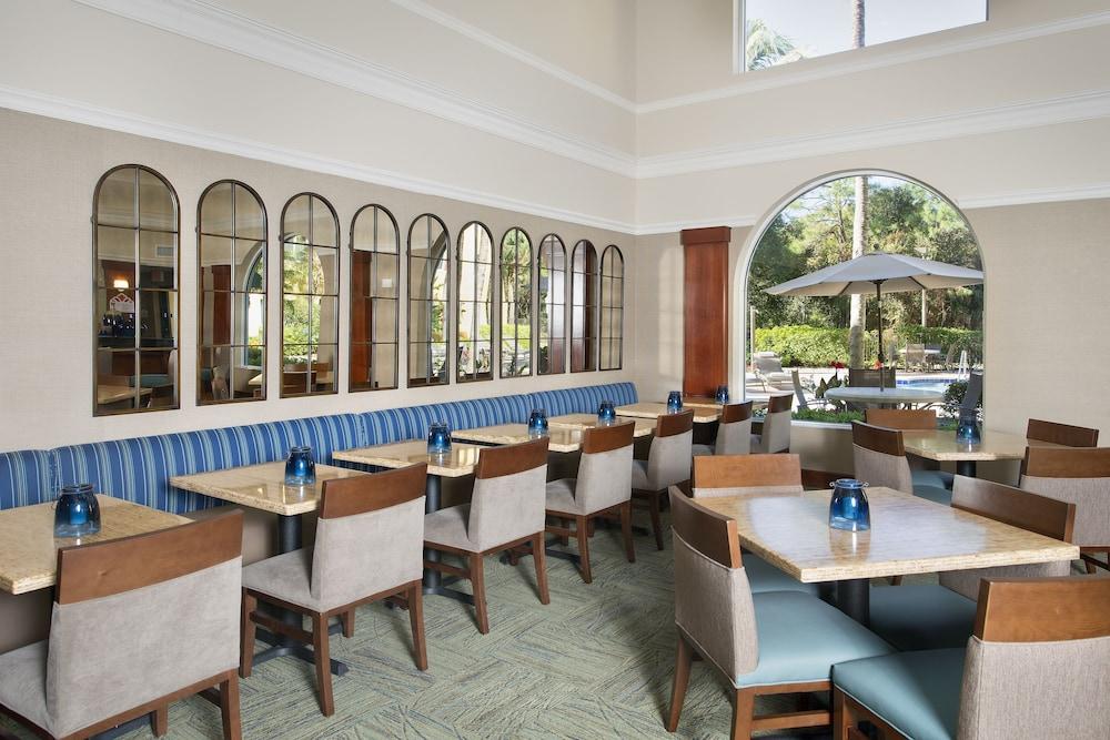 Hawthorn Suites by Wyndham Naples Pine Ridge - Lobby Sitting Area