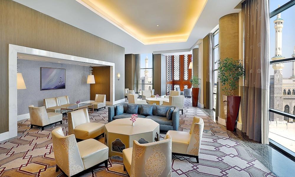 Hilton Suites Makkah - Lobby